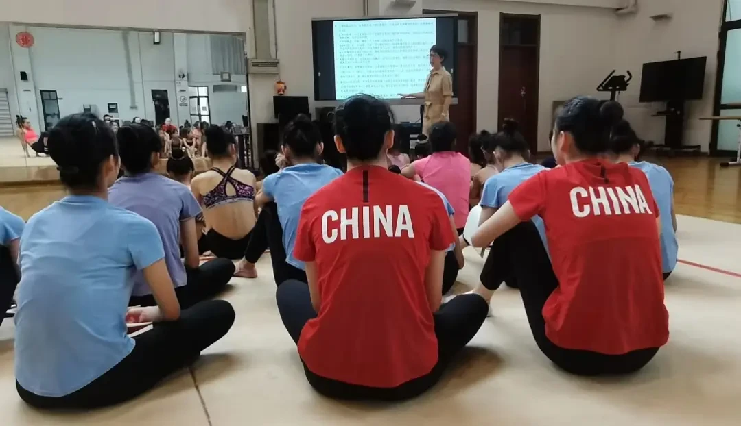 哪里有针对篮球运动员的心理压力管理课程?